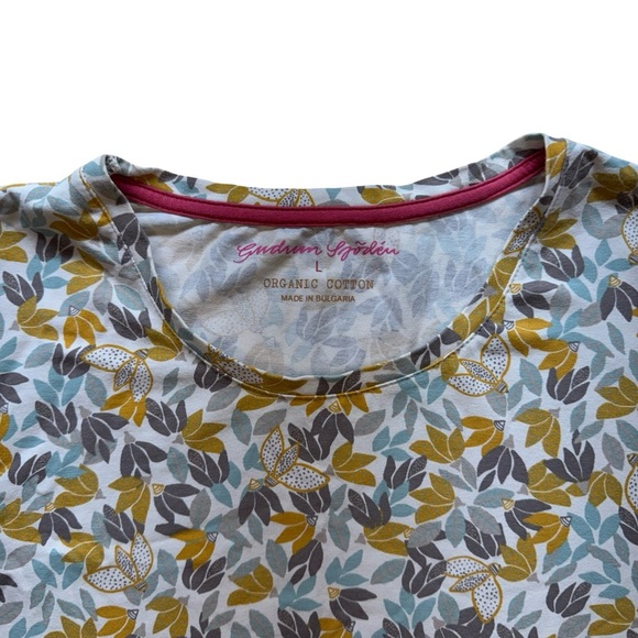 Leaf Pattern Short Sleeve Tee - Picture 3 of 8